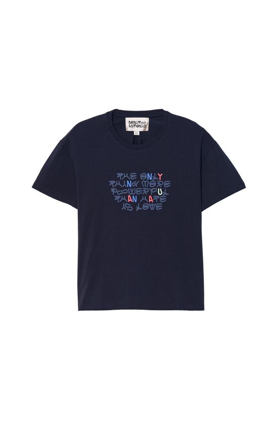 Benito Antonio Collection PLAYERA CROPPED FIT TEXTO AMOR