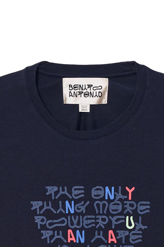 Benito Antonio Collection PLAYERA CROPPED FIT TEXTO AMOR