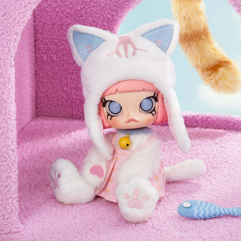 Molly Peekaboo 1/8 Action Figure PopMart
