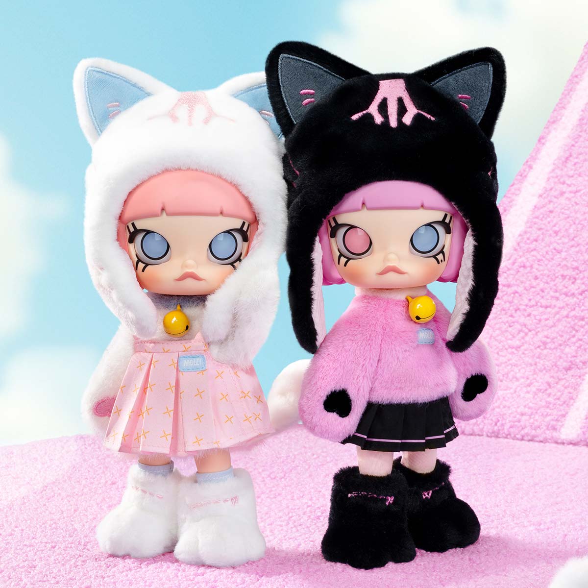 Molly Peekaboo 1/8 Action Figure PopMart