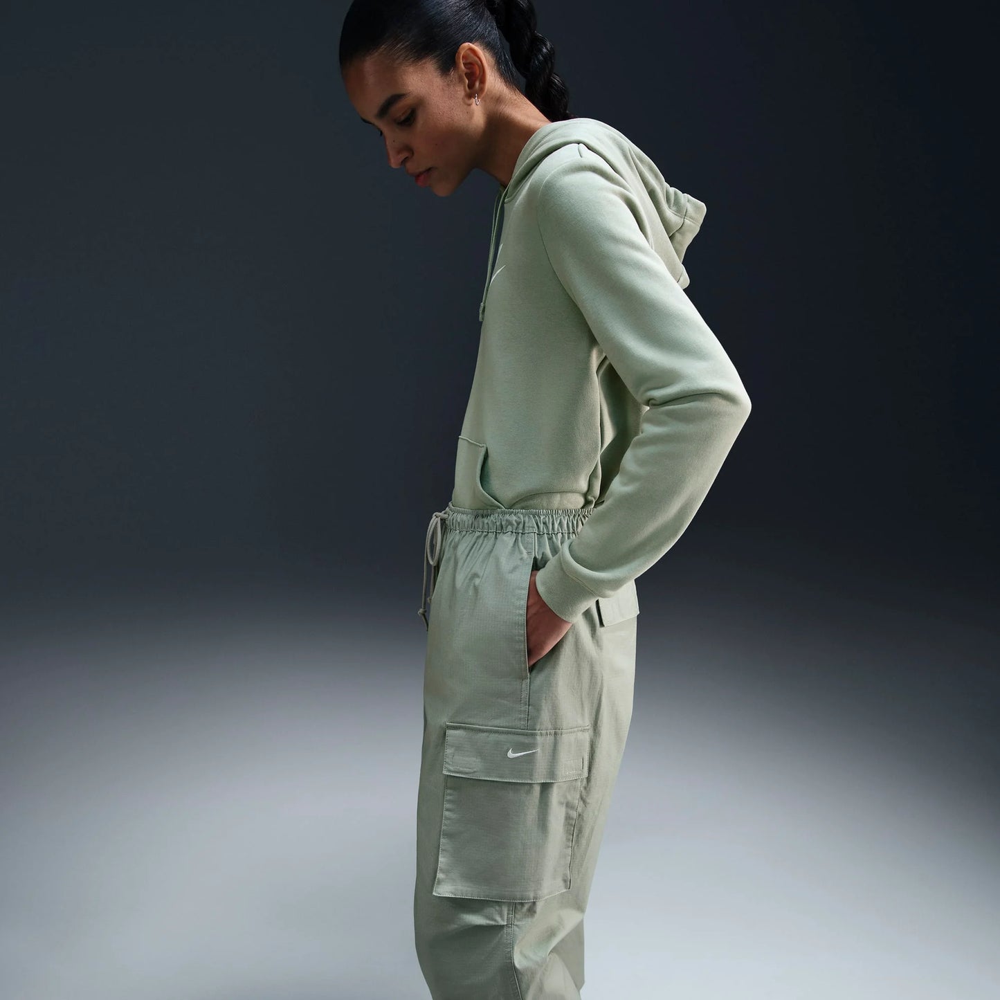 Nike Sportswear Women's Mid‑Rise Oversized Cargo Trousers