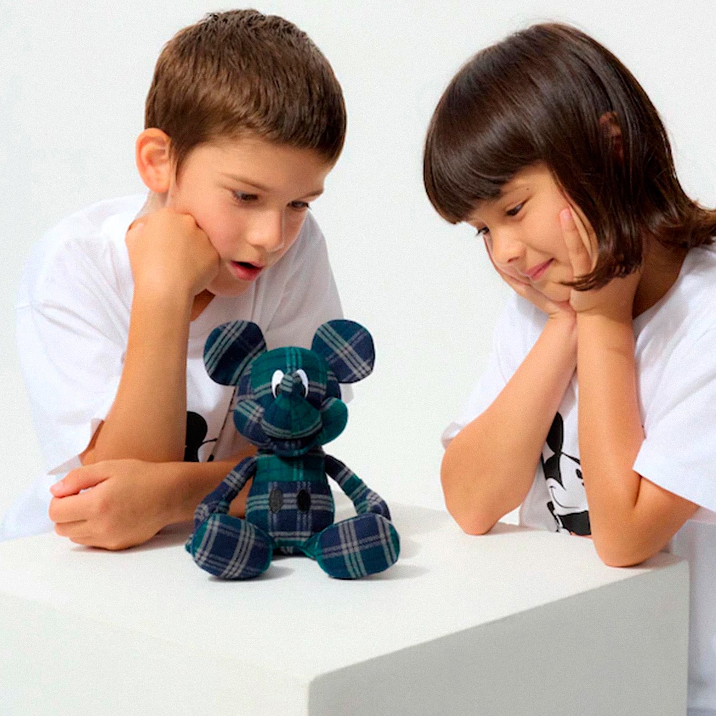 Disney Mickey Mouse MAGIC FOR ALL  UNIQLO Japan