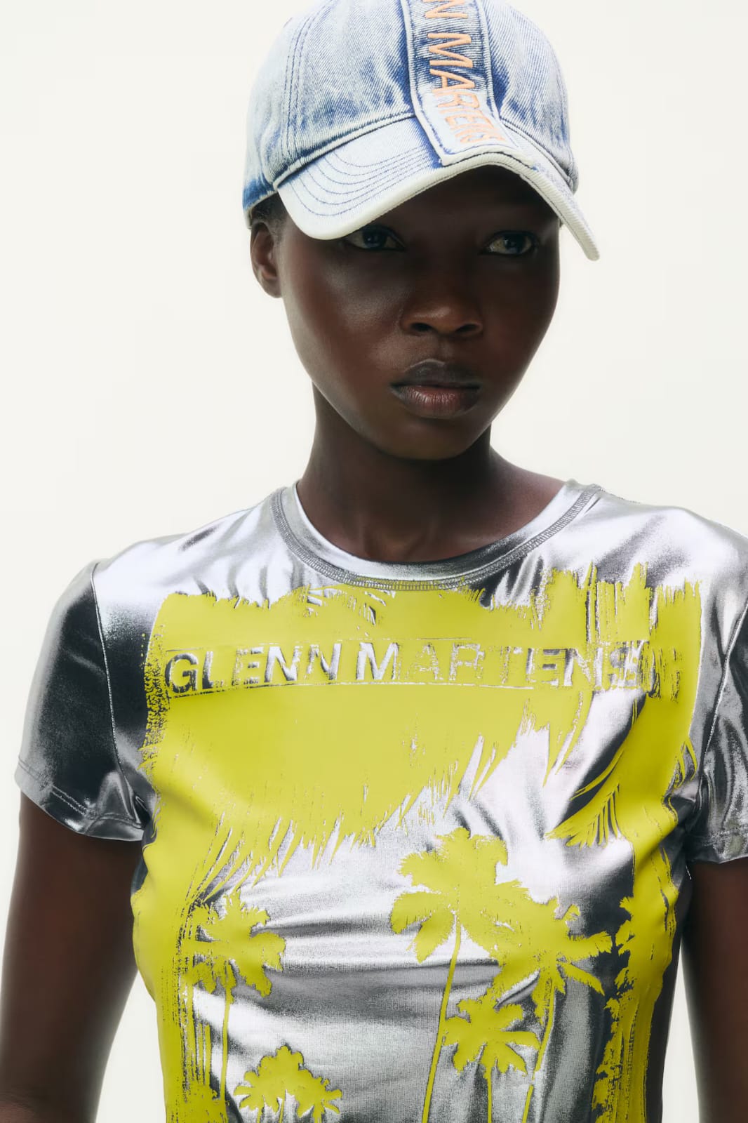 Glenn Martens H&M Playera con Diseño Metálico