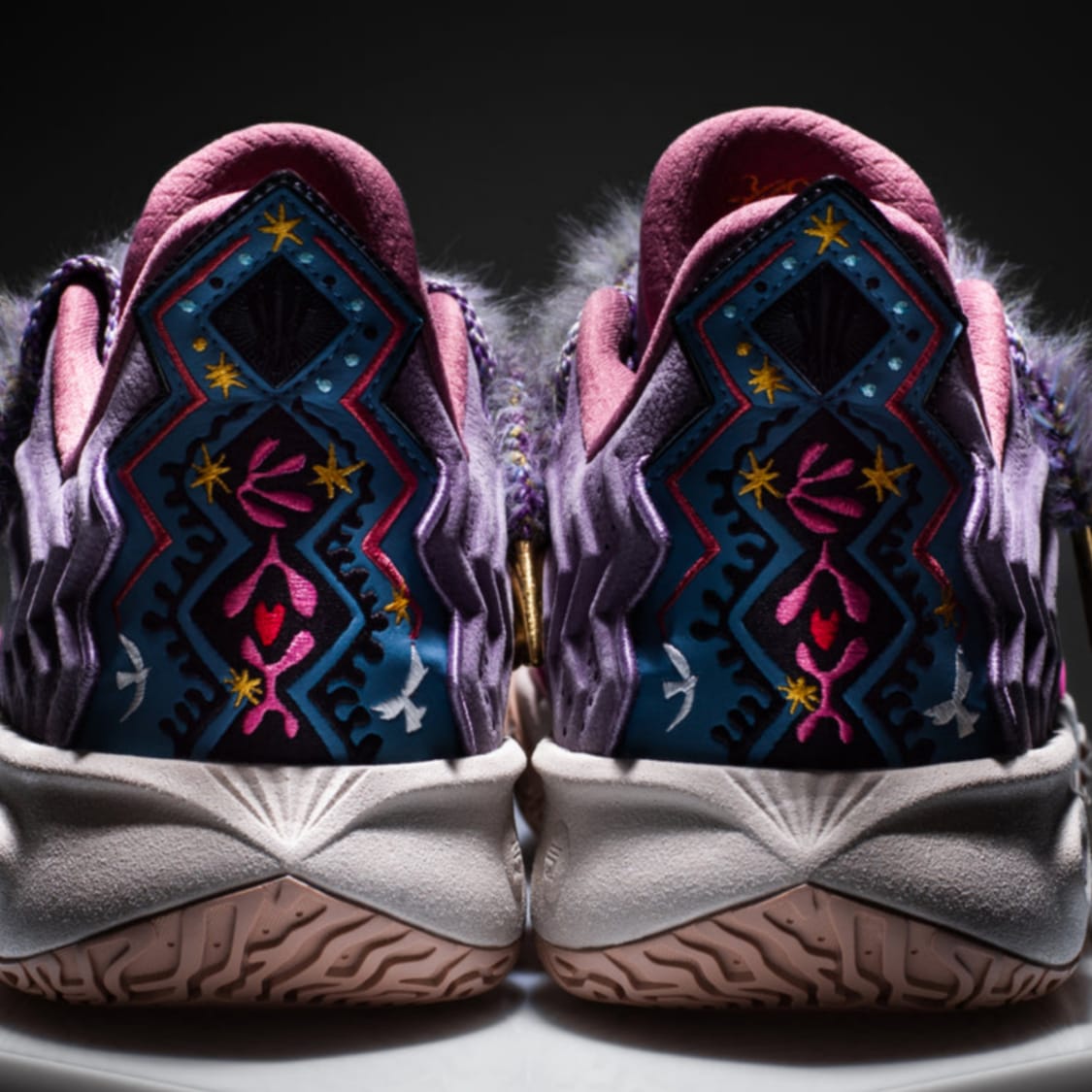 Kai 2 'Artist on Court Sneakers